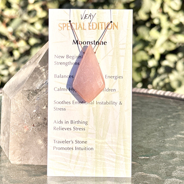 Moonstone (Peach) Large Point Bead Very Special Edition 15 1/2"