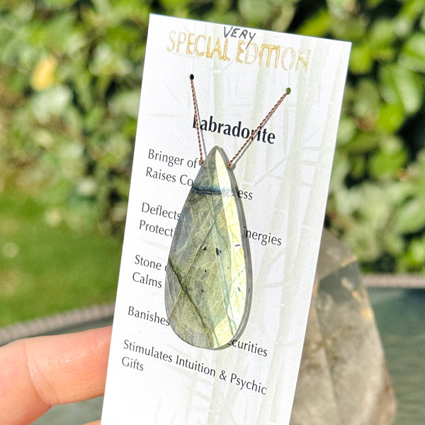 Labradorite Very Special Edition