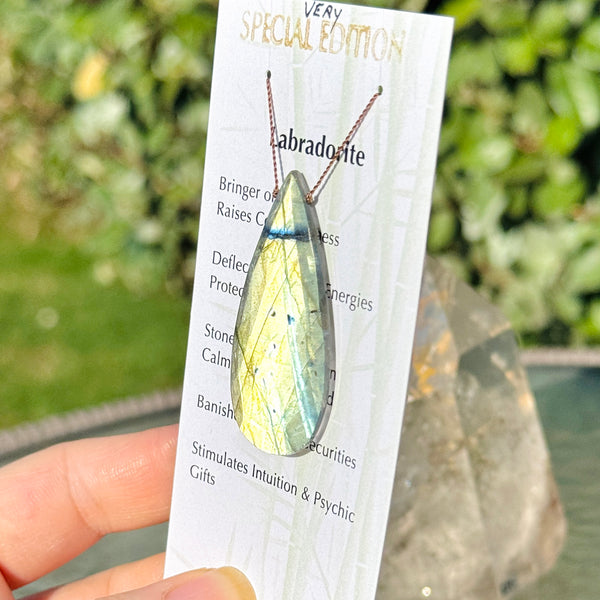 Labradorite Very Special Edition