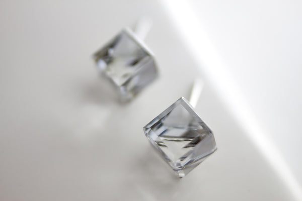 Stud Earring (Small, Cube)